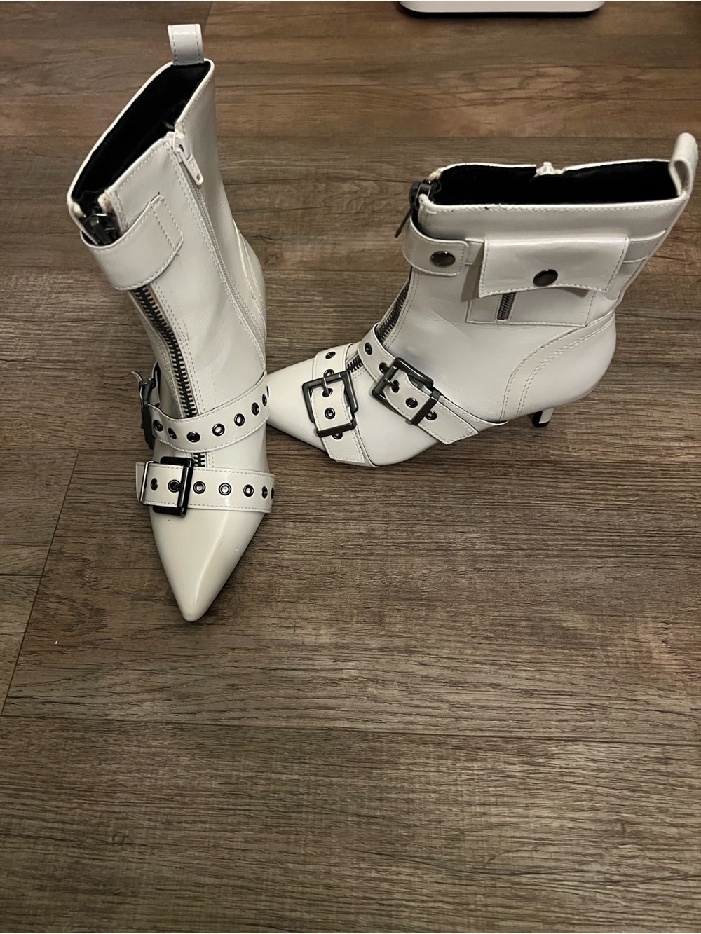 Wild Pair Sz 7 White Pointed Toe Harness Ankle Boots